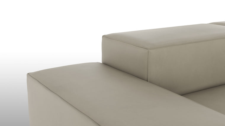 Extrasoft Elegance | Its clean lines, minimalist silhouette, and understated elegance make it a perfect fit for any interior style – from modern and contemporary to classic and eclectic. This sofa seamlessly integrates into your existing decor while adding a touch of refined sophistication.
