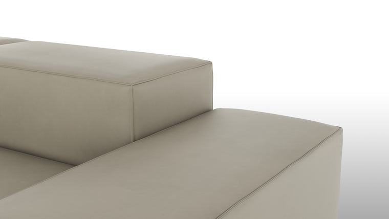 Extrasoft Elegance | Its clean lines, minimalist silhouette, and understated elegance make it a perfect fit for any interior style – from modern and contemporary to classic and eclectic. This sofa seamlessly integrates into your existing decor while adding a touch of refined sophistication.
