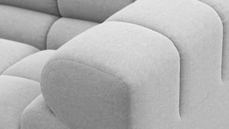 STYLISH SILHOUETTE | Striking the perfect balance between relaxed and refined, the hallmarks of the Tufted are its restrained curves and contours. Equally at home in contemporary and retro settings, this versatile piece will draw the eye and invite you in.
